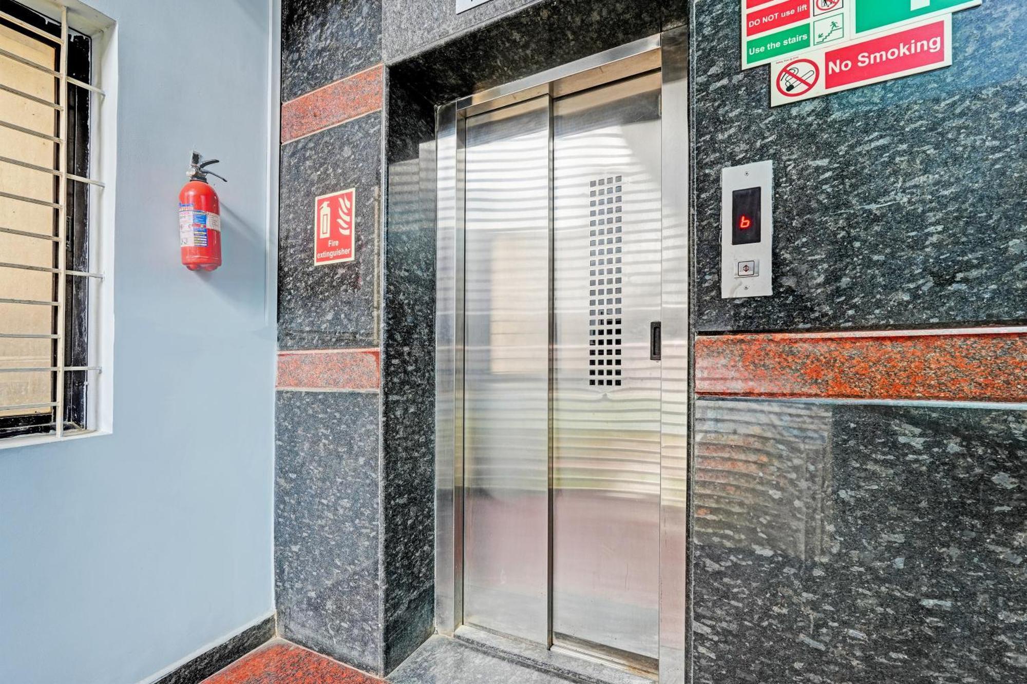 โอโย 13670 สกายลาร์ค เซอร์วิซ อพาร์ตเมนต์ Hotel บังกาลอร์ ภายนอก รูปภาพ